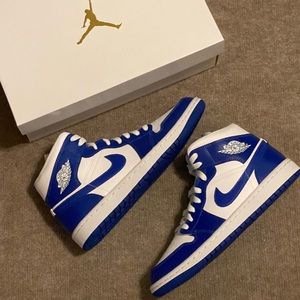 Follow @coltns.inv on Instagram for more shoes!!